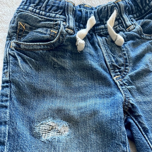 Gap Distressed Denim Pull-on Shorts - Picture 3 of 10